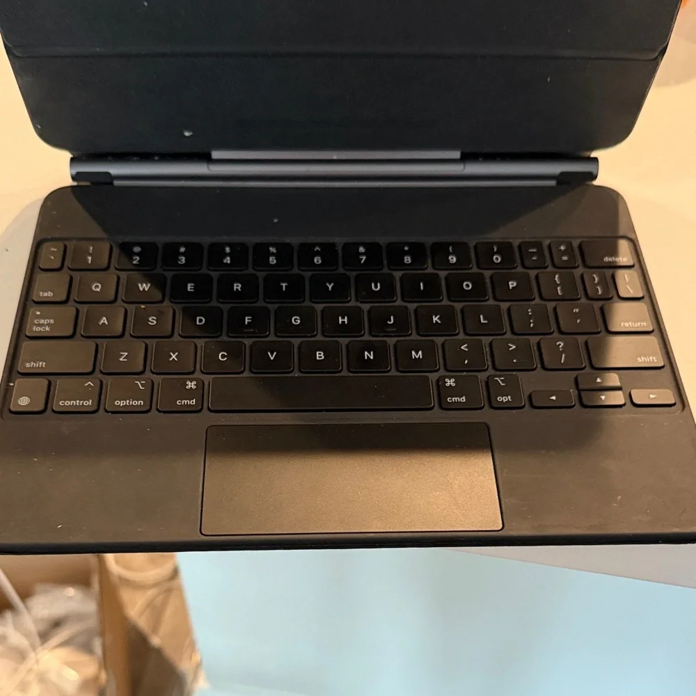 Apple Black Magic Keyboard 11inch iPad